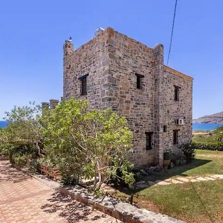 Traditional Stone House By The Sea... Kapetaniana Luaran gambar