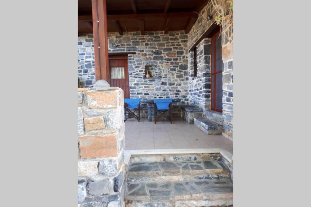 Traditional Stone House By The Sea... Kapetaniana Luaran gambar