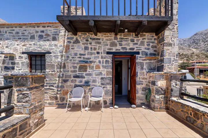 Traditional Stone House By The Sea... Kapetaniana Luaran gambar